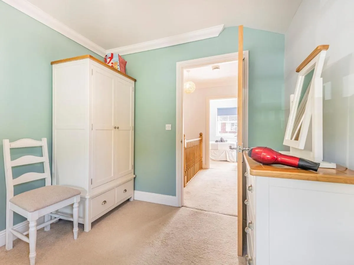 Holiday home 3 Bed In Christchurch 73946