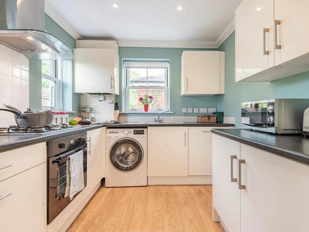 3 Bed In Christchurch 73946 Holiday home